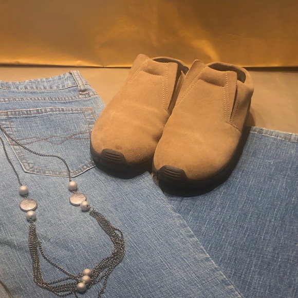 Sam and Libby Slides Size 8 - Picture 1 of 5